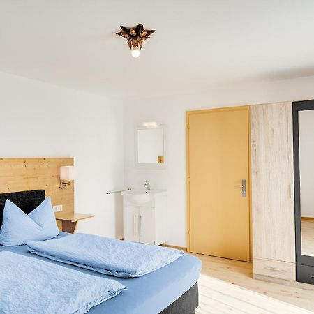 Gaestehaus U Ferienwohnungen Veronika Incl Fruehstuecksbuffet Und Koenigscard Mit 200 Kostenlosen Attraktionen Unterammergau Εξωτερικό φωτογραφία