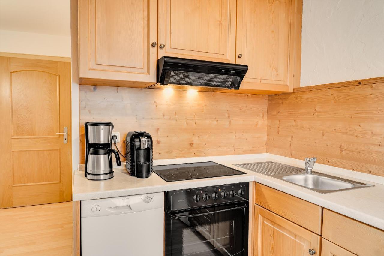 Gaestehaus U Ferienwohnungen Veronika Incl Fruehstuecksbuffet Und Koenigscard Mit 200 Kostenlosen Attraktionen Unterammergau Εξωτερικό φωτογραφία
