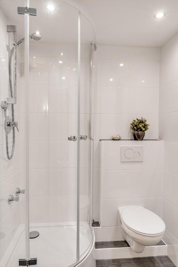 Gaestehaus U Ferienwohnungen Veronika Incl Fruehstuecksbuffet Und Koenigscard Mit 200 Kostenlosen Attraktionen Unterammergau Εξωτερικό φωτογραφία