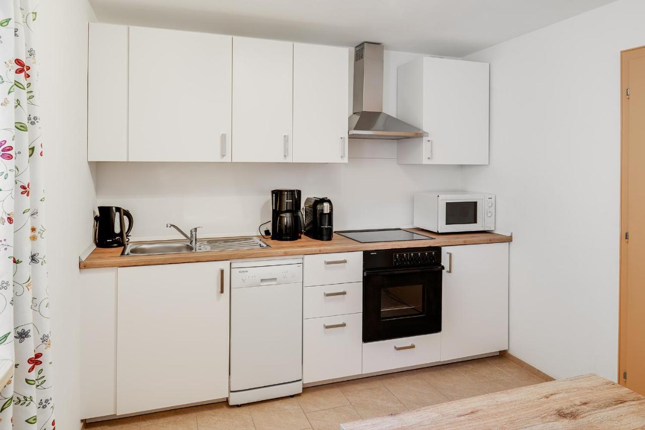 Gaestehaus U Ferienwohnungen Veronika Incl Fruehstuecksbuffet Und Koenigscard Mit 200 Kostenlosen Attraktionen Unterammergau Εξωτερικό φωτογραφία