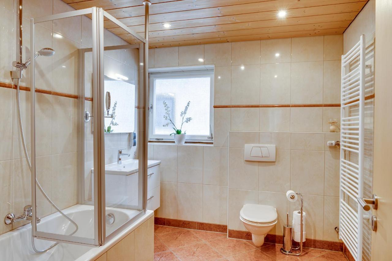 Gaestehaus U Ferienwohnungen Veronika Incl Fruehstuecksbuffet Und Koenigscard Mit 200 Kostenlosen Attraktionen Unterammergau Εξωτερικό φωτογραφία