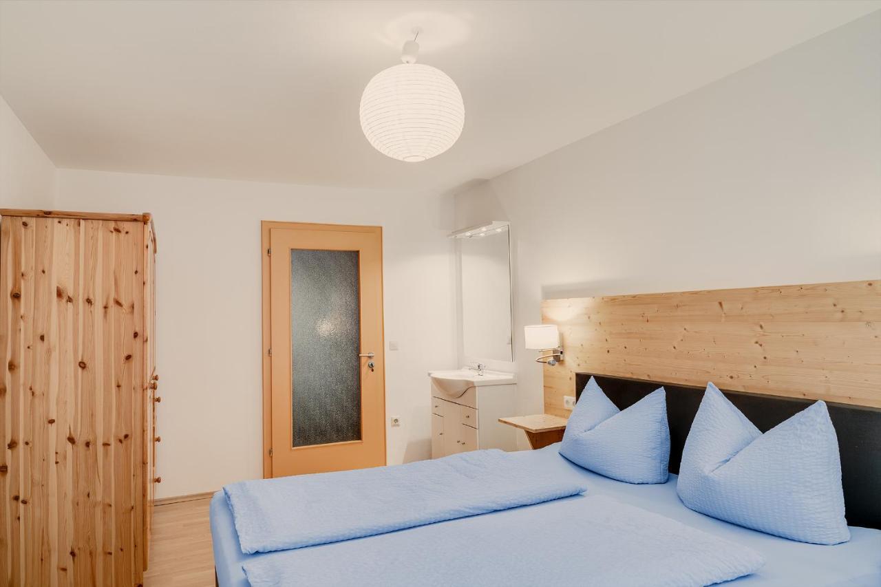 Gaestehaus U Ferienwohnungen Veronika Incl Fruehstuecksbuffet Und Koenigscard Mit 200 Kostenlosen Attraktionen Unterammergau Εξωτερικό φωτογραφία