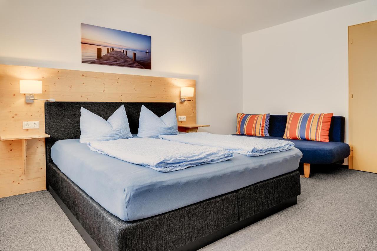 Gaestehaus U Ferienwohnungen Veronika Incl Fruehstuecksbuffet Und Koenigscard Mit 200 Kostenlosen Attraktionen Unterammergau Εξωτερικό φωτογραφία