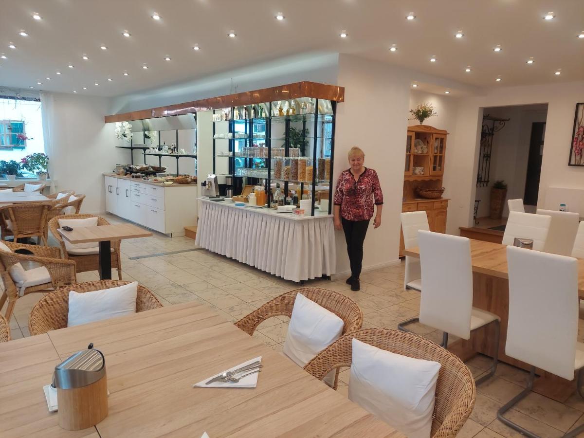 Gaestehaus U Ferienwohnungen Veronika Incl Fruehstuecksbuffet Und Koenigscard Mit 200 Kostenlosen Attraktionen Unterammergau Εξωτερικό φωτογραφία
