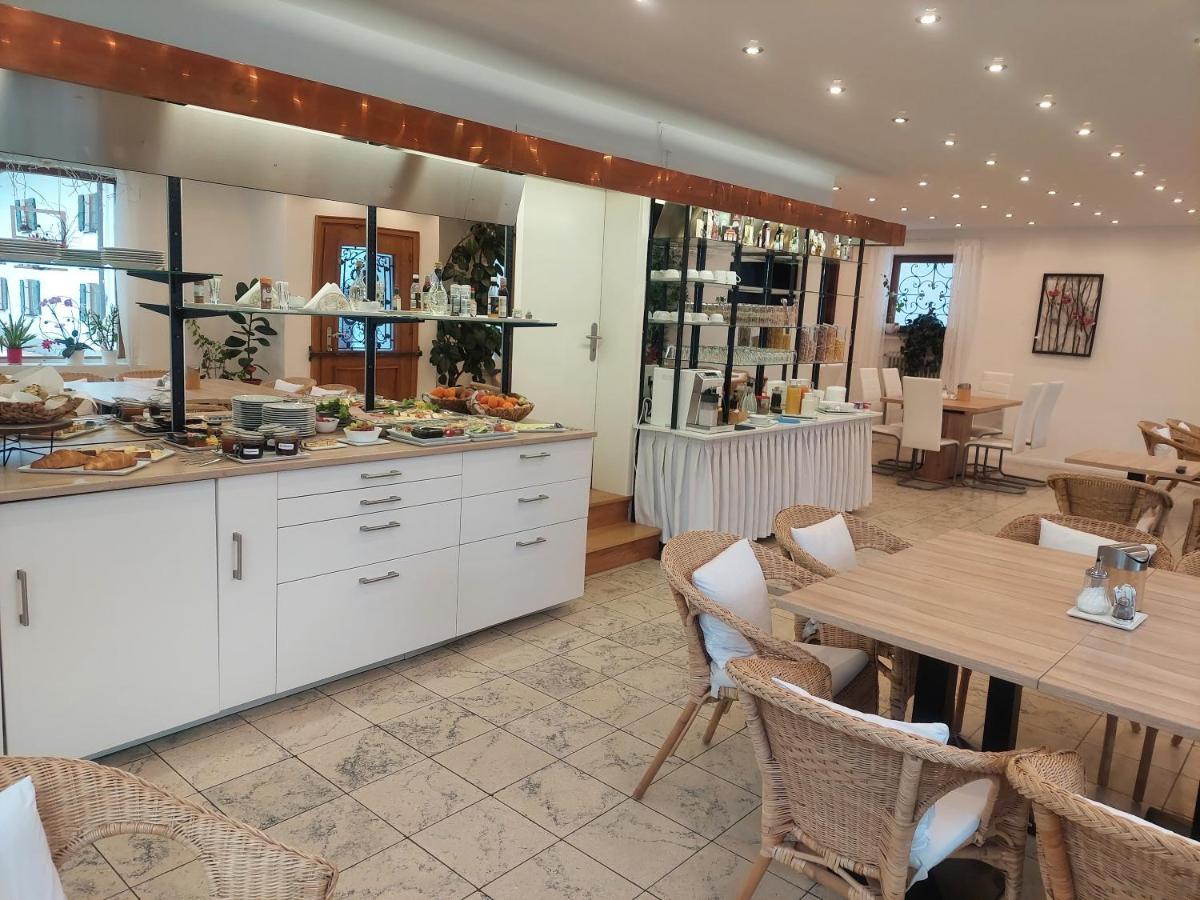 Gaestehaus U Ferienwohnungen Veronika Incl Fruehstuecksbuffet Und Koenigscard Mit 200 Kostenlosen Attraktionen Unterammergau Εξωτερικό φωτογραφία