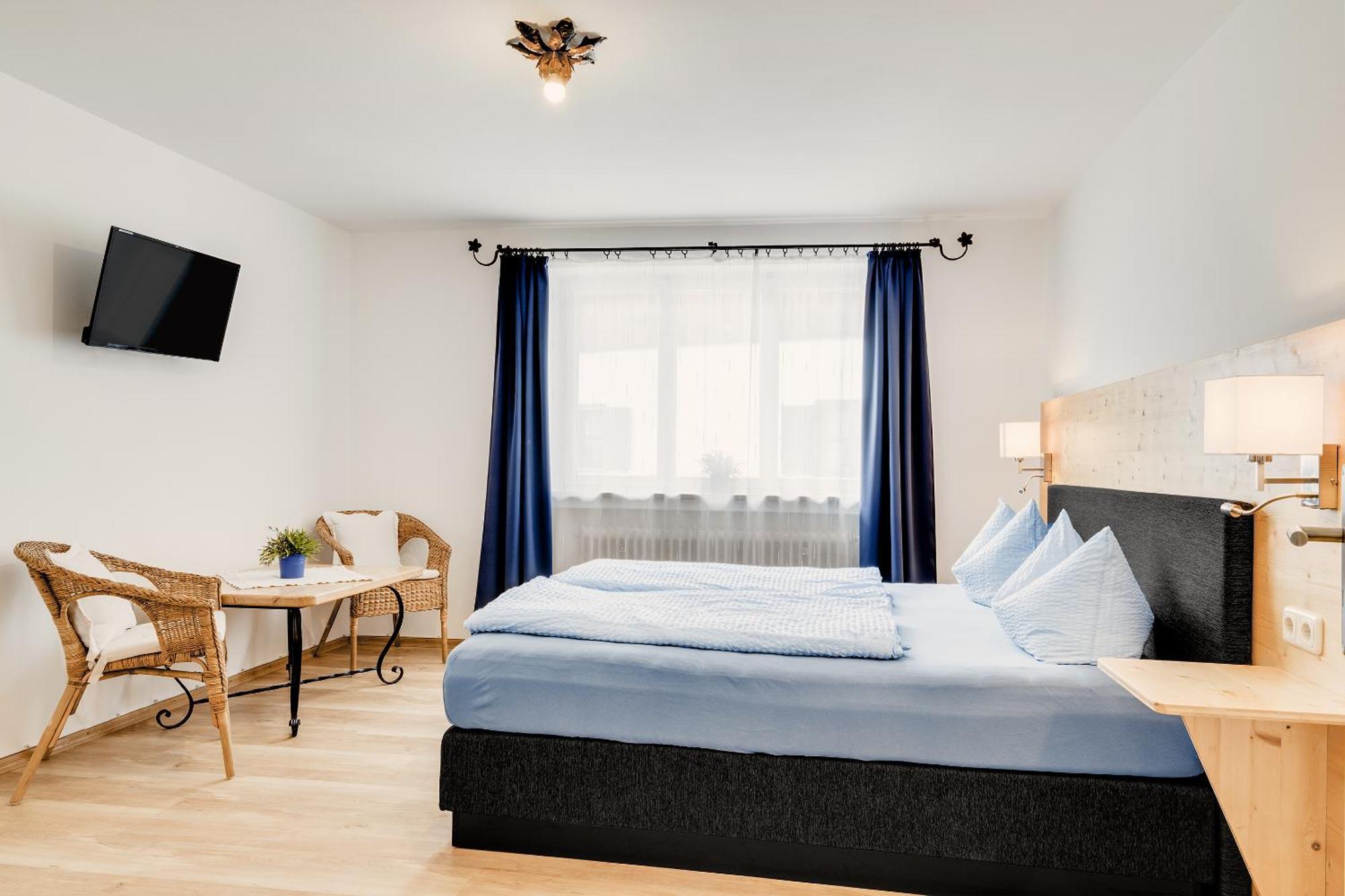Gaestehaus U Ferienwohnungen Veronika Incl Fruehstuecksbuffet Und Koenigscard Mit 200 Kostenlosen Attraktionen Unterammergau Εξωτερικό φωτογραφία