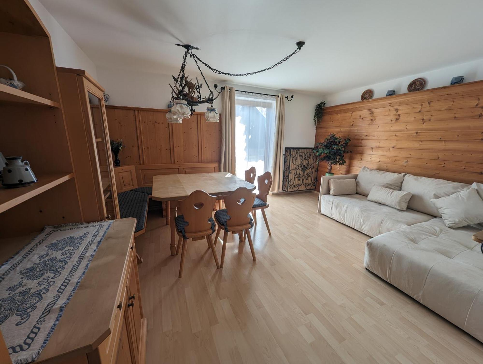 Gaestehaus U Ferienwohnungen Veronika Incl Fruehstuecksbuffet Und Koenigscard Mit 200 Kostenlosen Attraktionen Unterammergau Εξωτερικό φωτογραφία